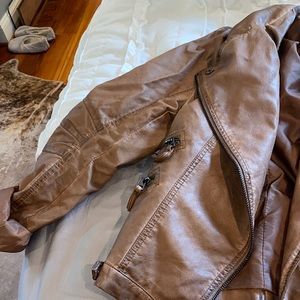 ⚡️brown leather jacket